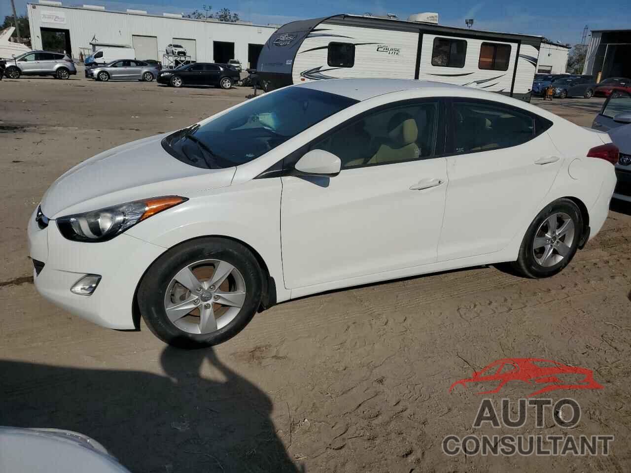 HYUNDAI ELANTRA 2013 - 5NPDH4AE8DH405348