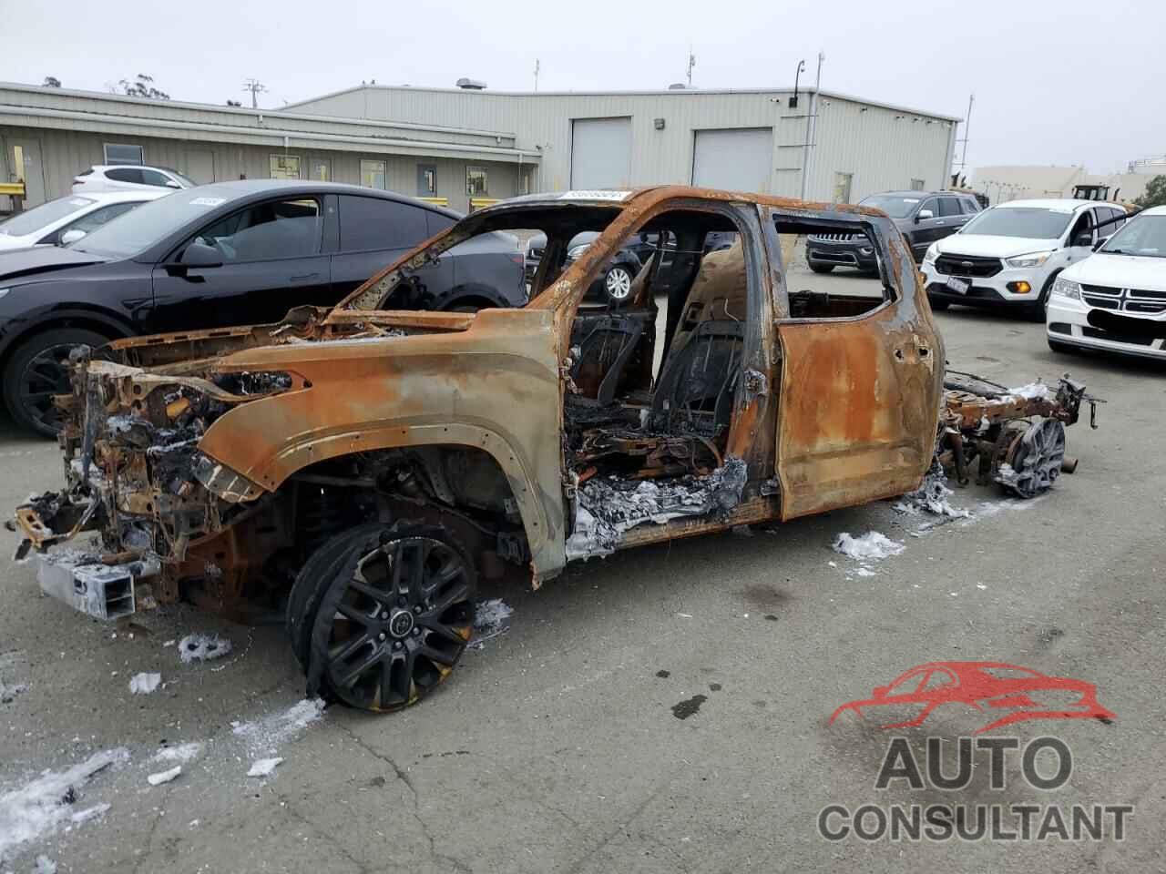 TOYOTA TUNDRA 2022 - 5TFJA5BC4NX002290