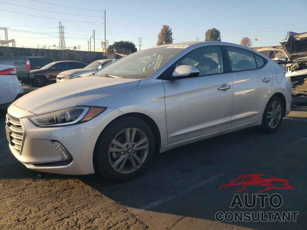 HYUNDAI ELANTRA 2018 - KMHD84LF2JU704899