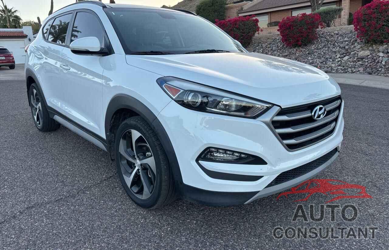 HYUNDAI TUCSON 2017 - KM8J33A28HU580580