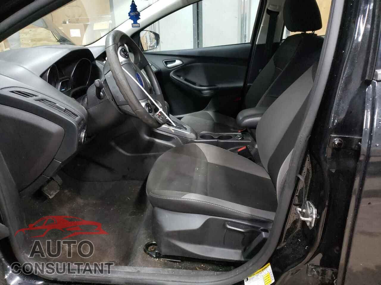 FORD FOCUS 2014 - 1FADP3F27EL389710