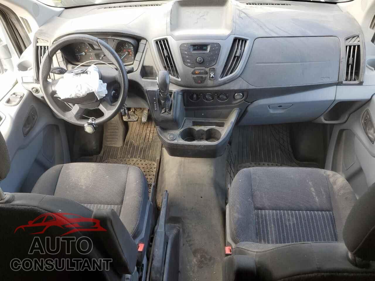 FORD TRANSIT 2018 - 1FTYR1CM6JKA51179