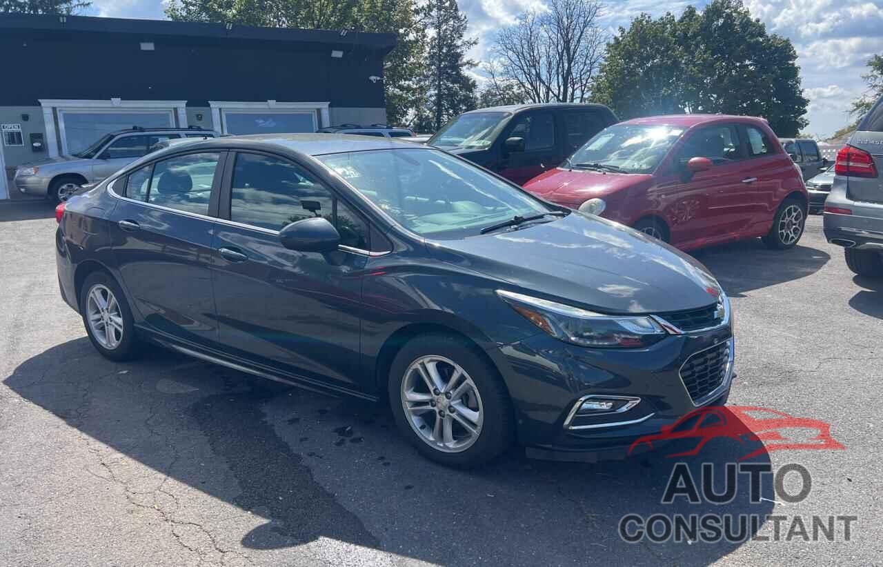 CHEVROLET CRUZE 2017 - 1G1BE5SM6H7182628