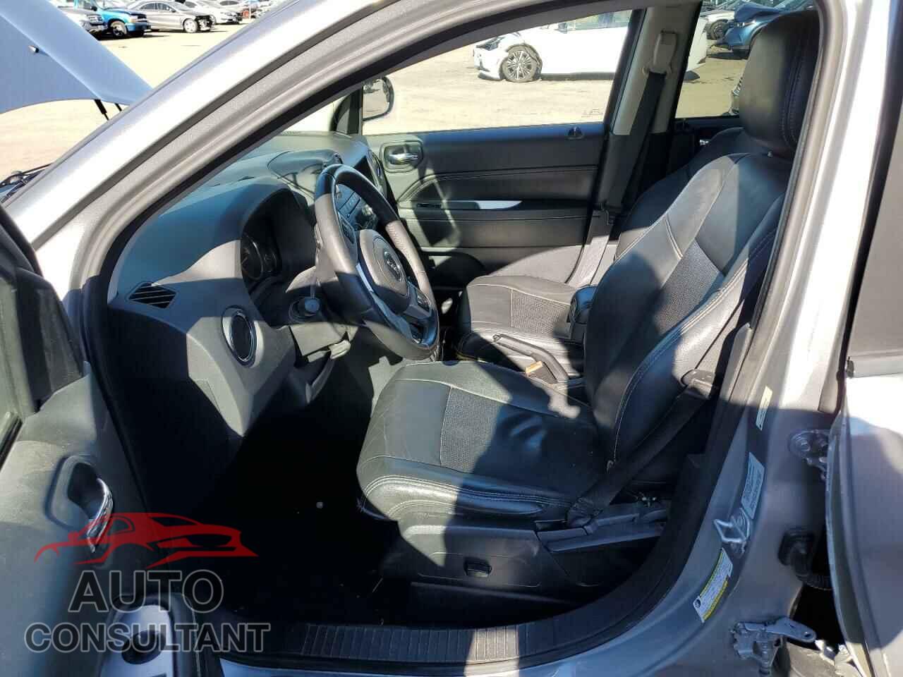JEEP COMPASS 2015 - 1C4NJCEA2FD368252