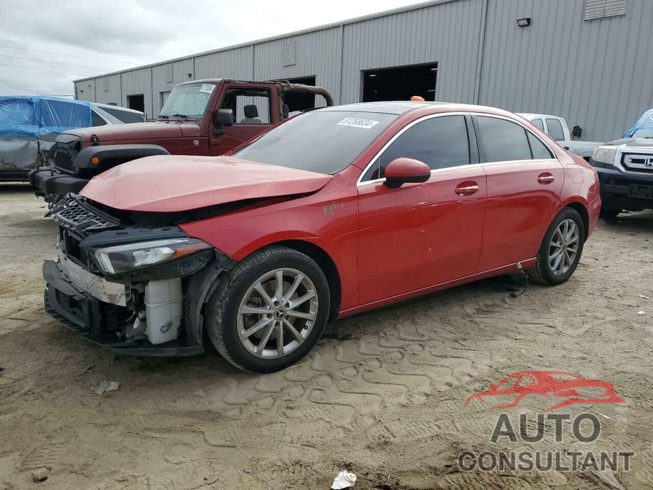 MERCEDES-BENZ A-CLASS 2019 - WDD3G4EB9KW030582