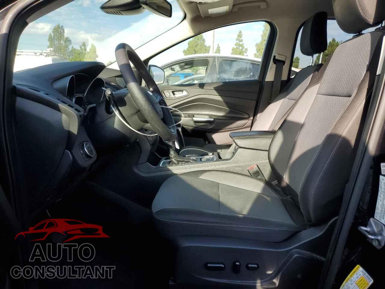 FORD ESCAPE 2019 - 1FMCU0GD3KUB10896