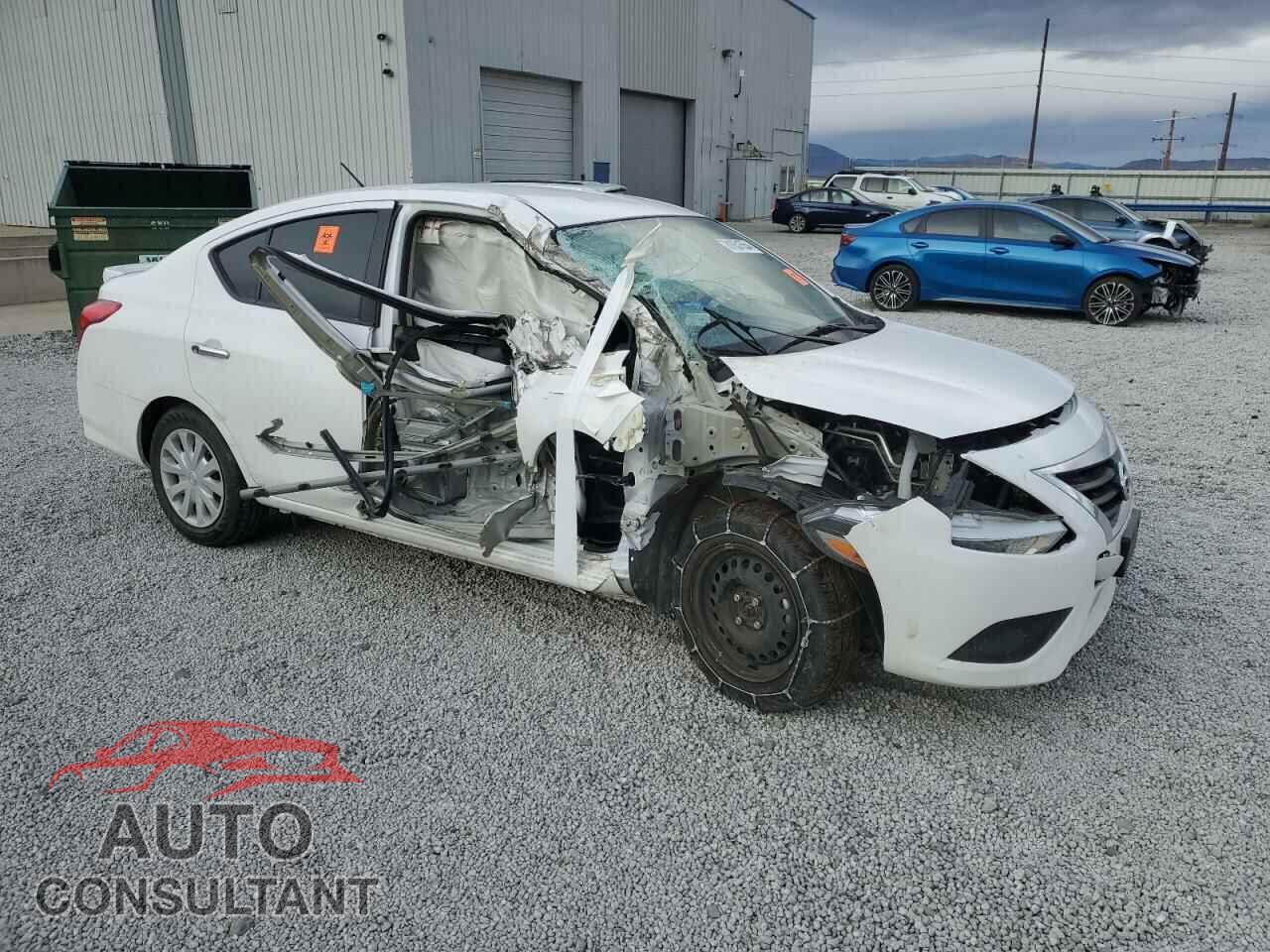 NISSAN VERSA 2017 - 3N1CN7AP3HL840021