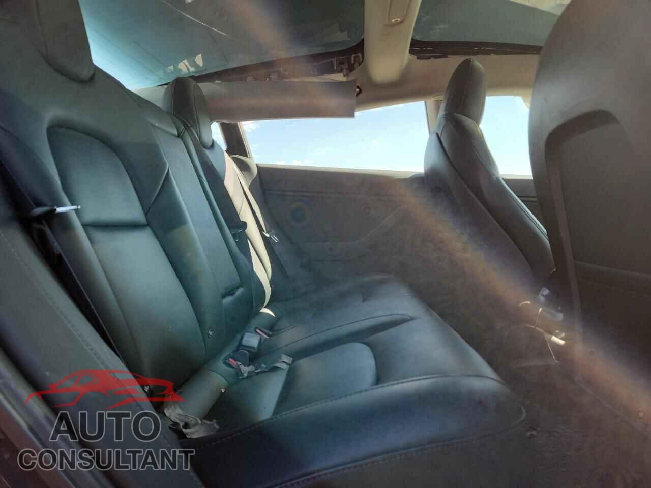 TESLA MODEL 3 2018 - 5YJ3E1EB7JF128348