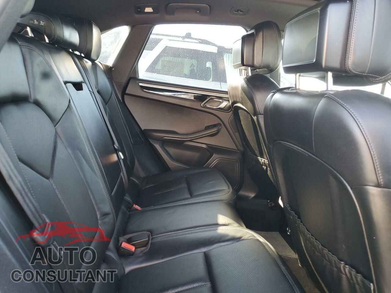 PORSCHE MACAN 2018 - WP1AA2A58JLB09165