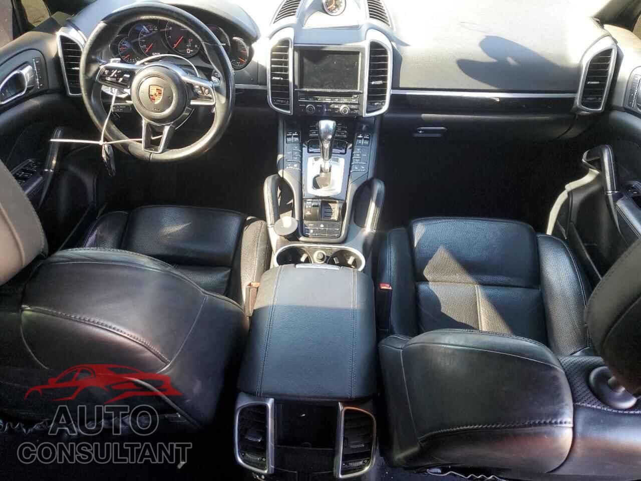 PORSCHE CAYENNE 2016 - WP1AA2A20GKA08884