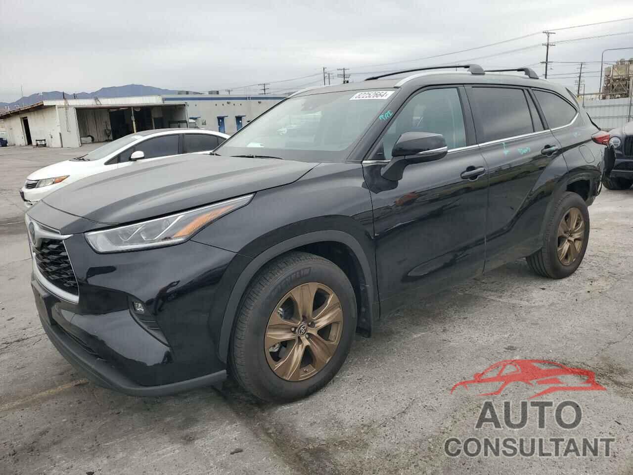 TOYOTA HIGHLANDER 2023 - 5TDAARAH1PS526378