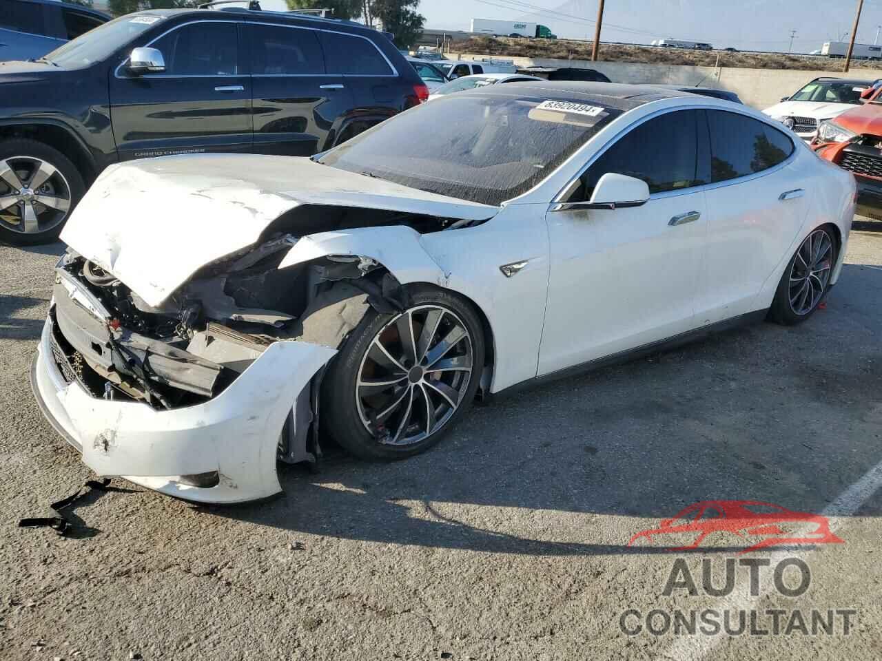 TESLA MODEL S 2013 - 5YJSA1CG8DFP12090