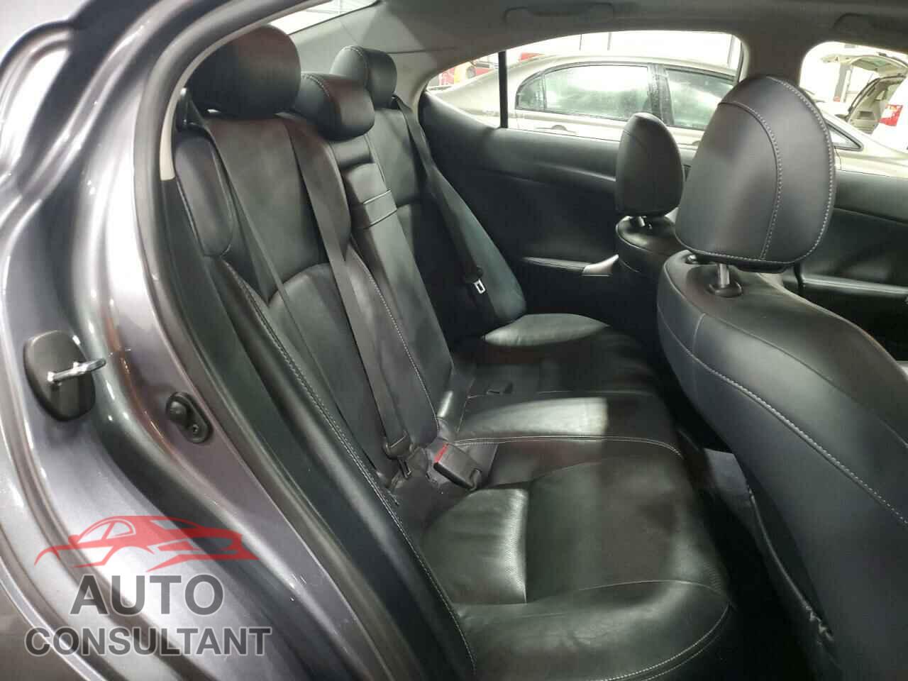 LEXUS IS 2012 - JTHCF5C24C5052811