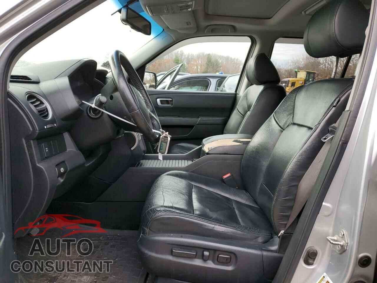 HONDA PILOT 2011 - 5FNYF4H64BB021598