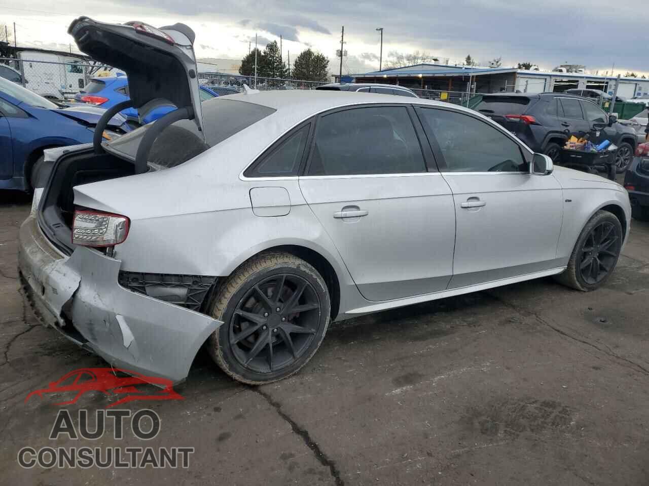 AUDI A4 2012 - WAUFFAFL7CN015289
