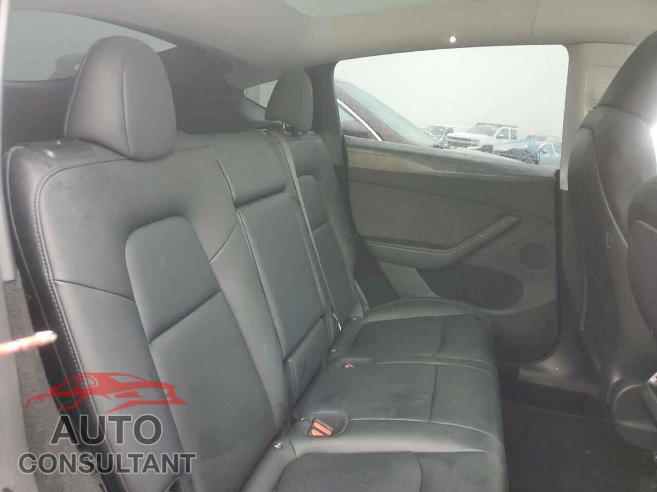 TESLA MODEL Y 2024 - 7SAYGDEE2RA266919