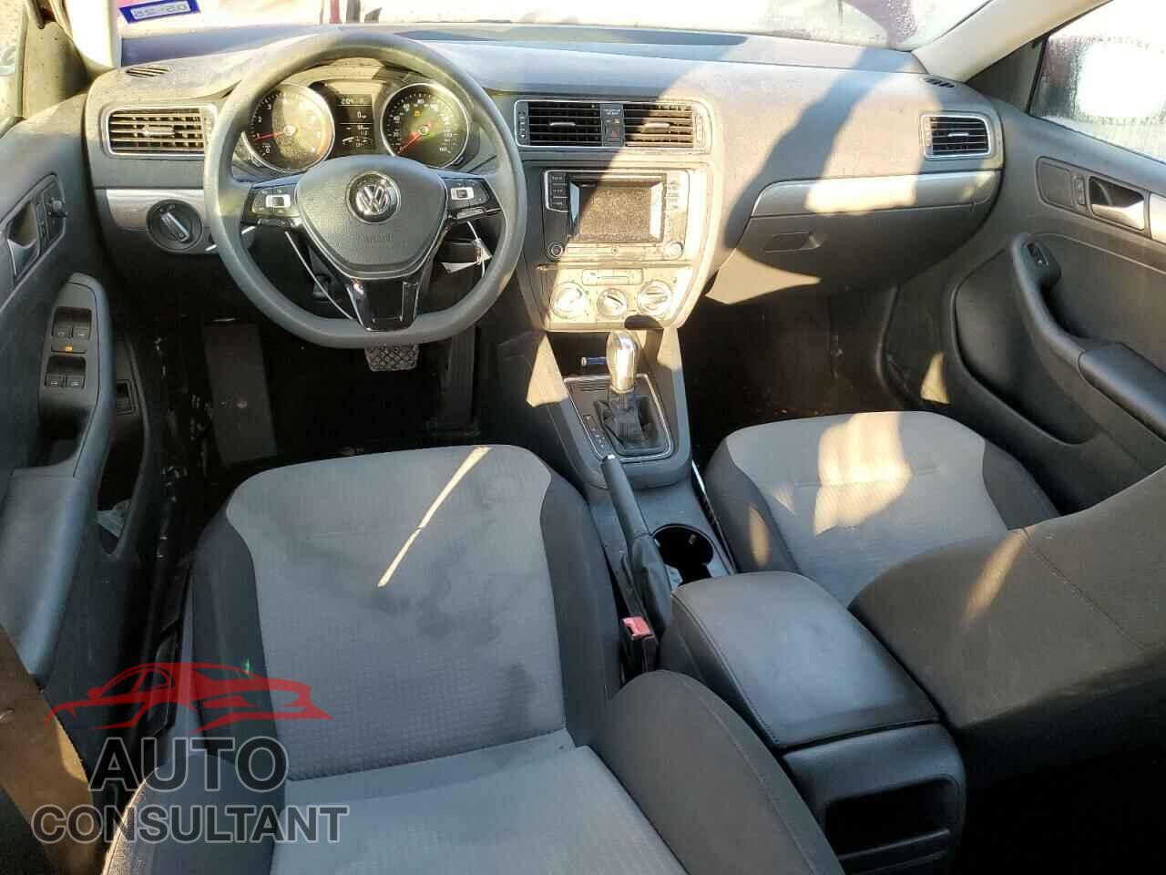 VOLKSWAGEN JETTA 2017 - 3VW2B7AJ7HM229963