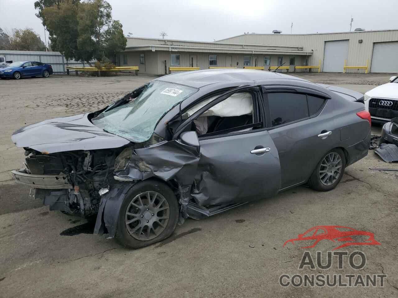 NISSAN VERSA 2018 - 3N1CN7AP8JL808297