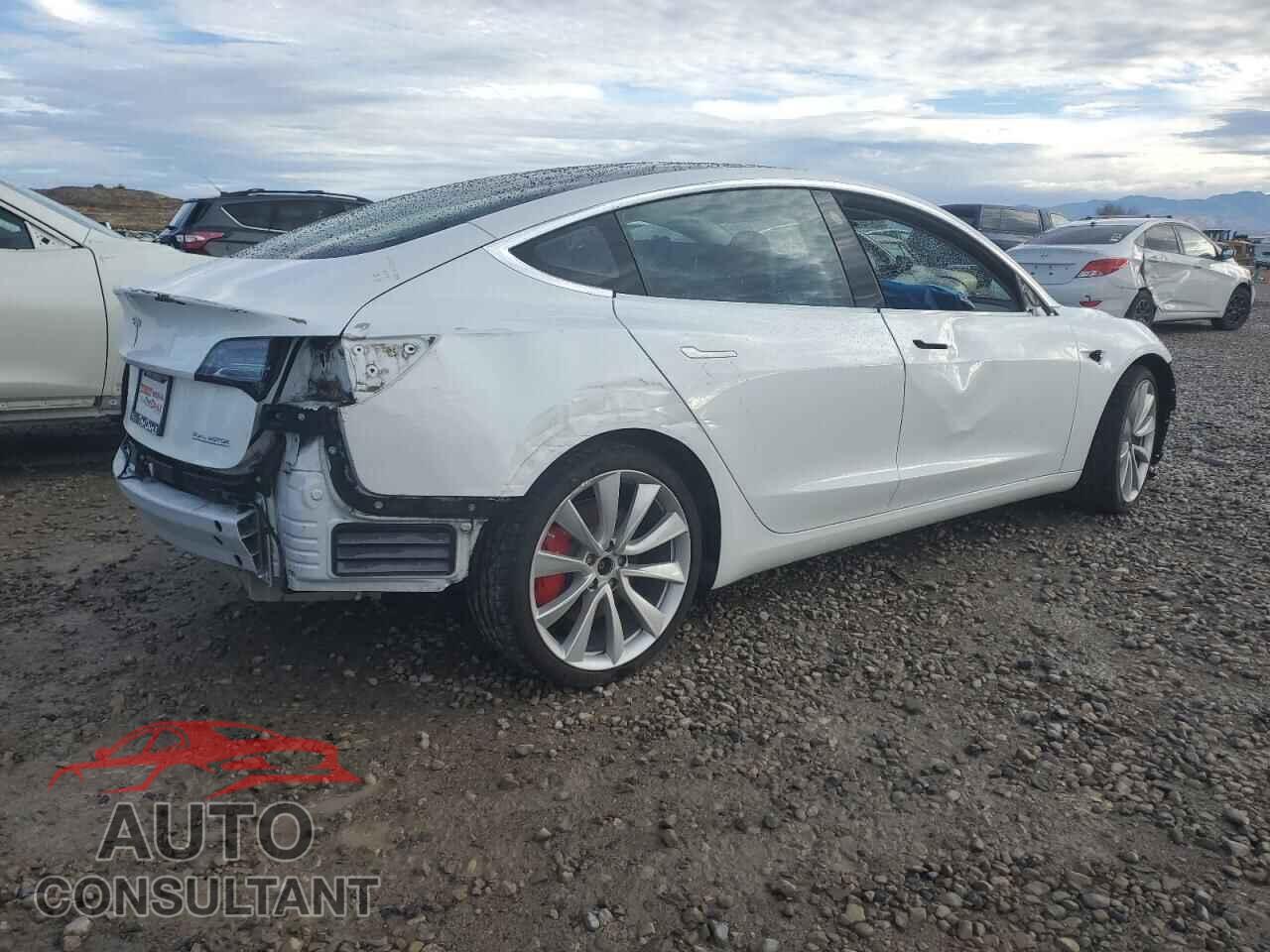 TESLA MODEL 3 2018 - 5YJ3E1EB7JF084237