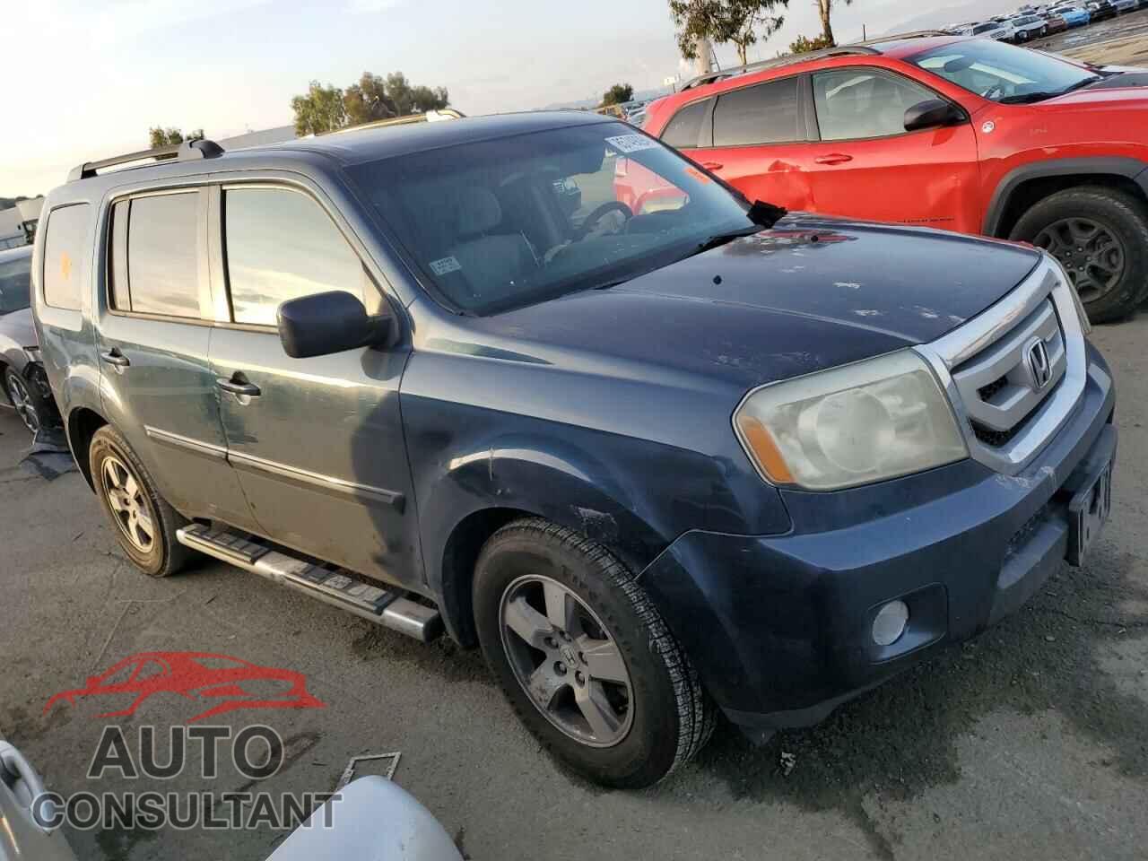 HONDA PILOT 2011 - 5FNYF4H48BB022865