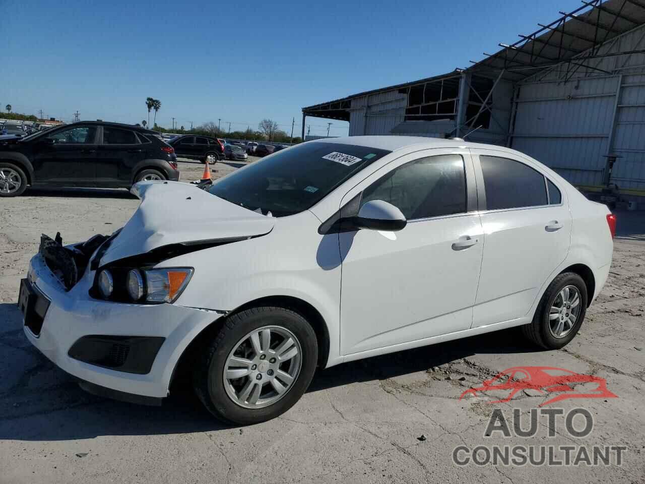 CHEVROLET SONIC 2015 - 1G1JC5SH9F4220940