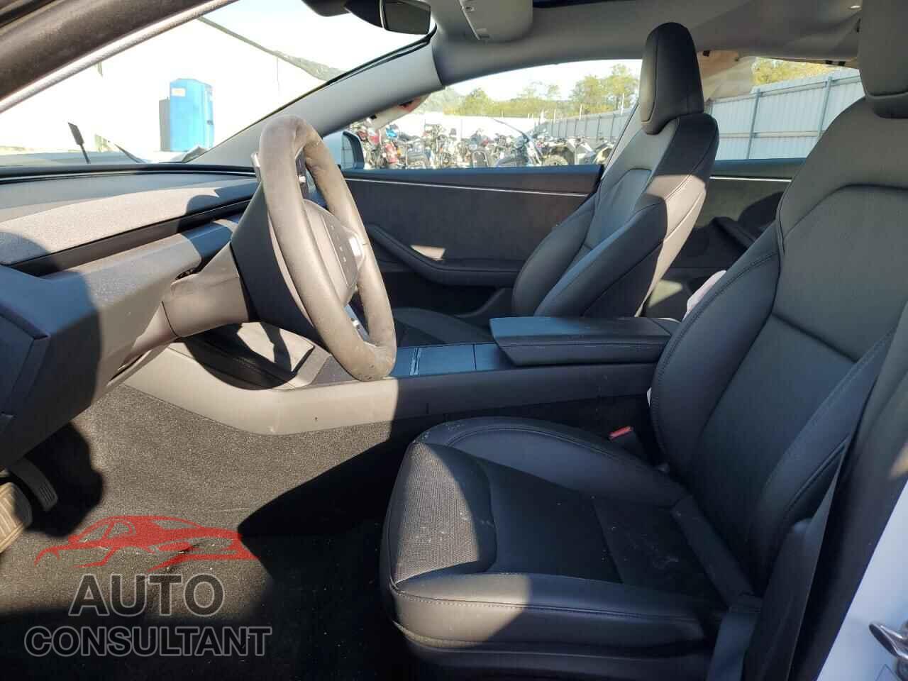 TESLA MODEL 3 2024 - 5YJ3E1EB5RF758543