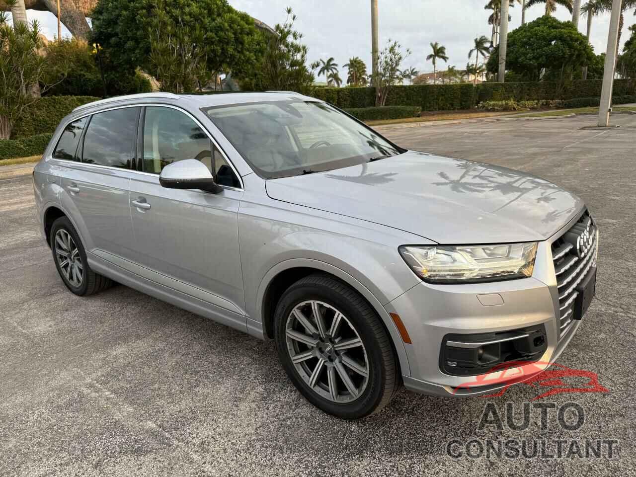 AUDI Q7 2018 - WA1LAAF71JD052035