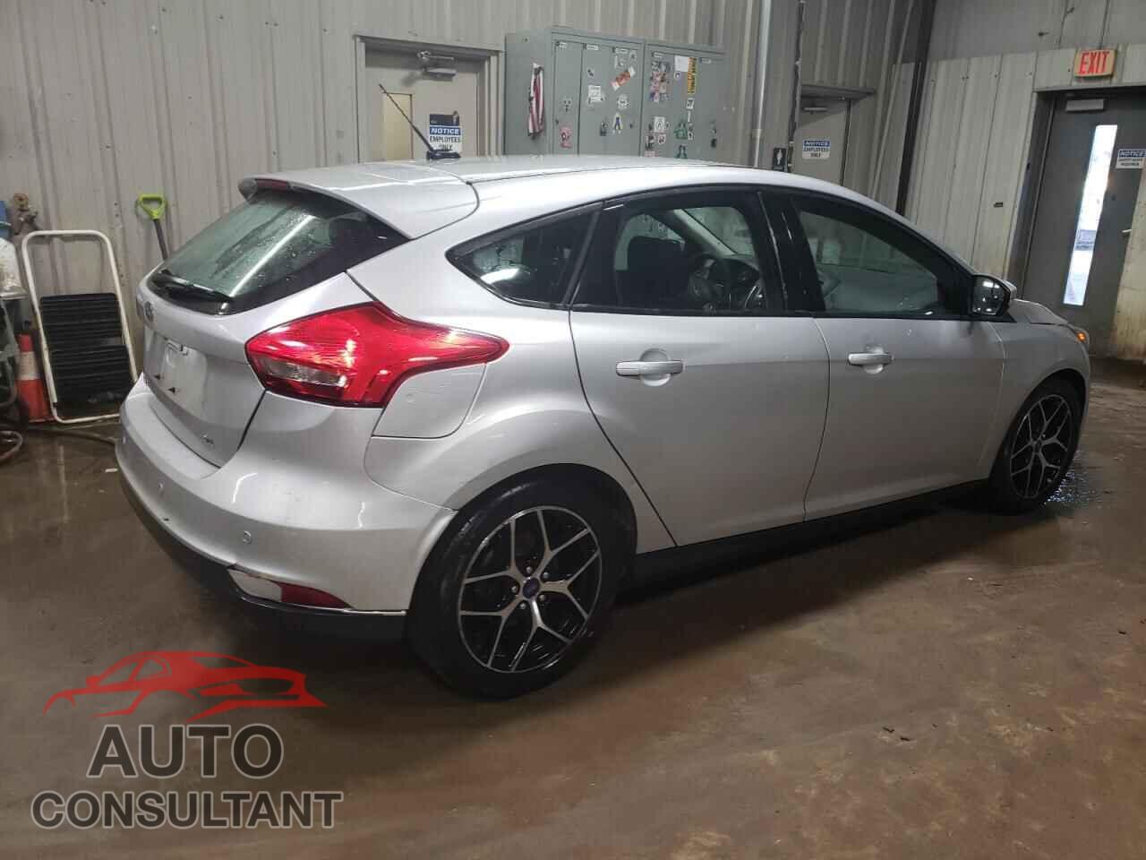FORD FOCUS 2017 - 1FADP3M25HL346572
