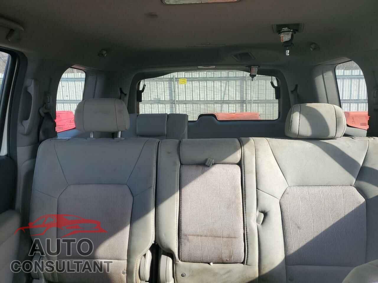 HONDA PILOT 2011 - 5FNYF4H44BB030221