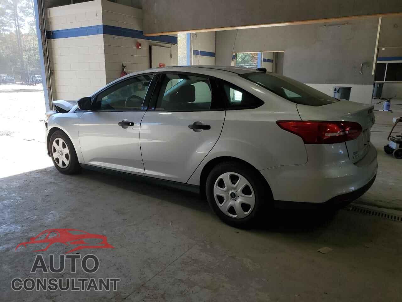 FORD FOCUS 2015 - 1FADP3E29FL372944