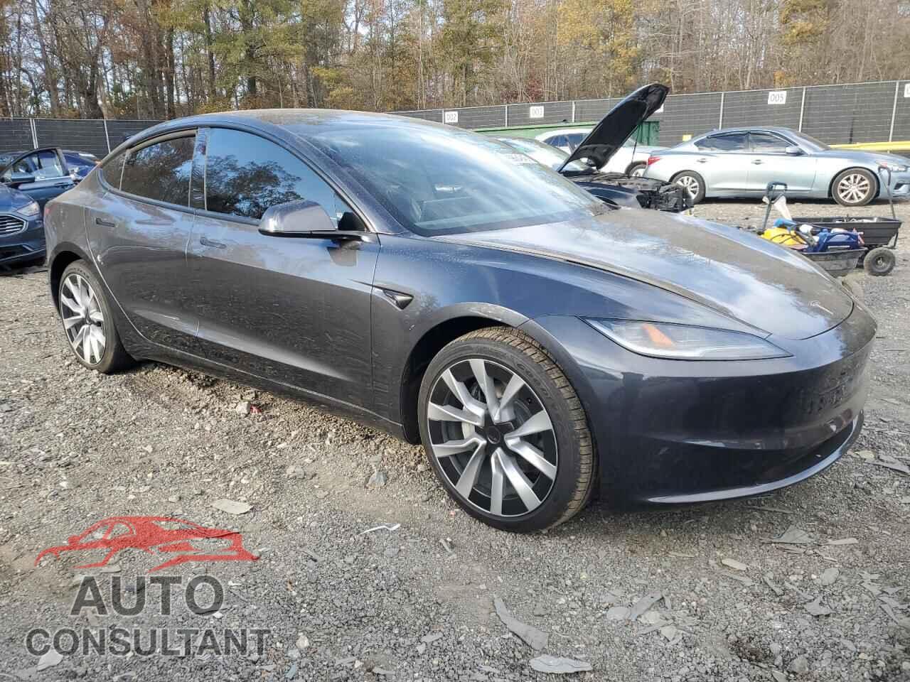 TESLA MODEL 3 2025 - 5YJ3E1EA7SF076910