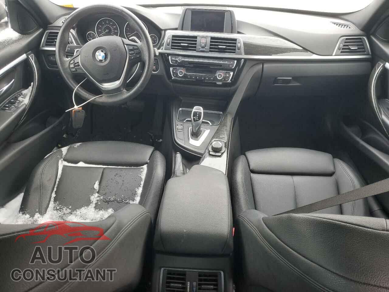 BMW 3 SERIES 2018 - WBA8D9C56JEM31379