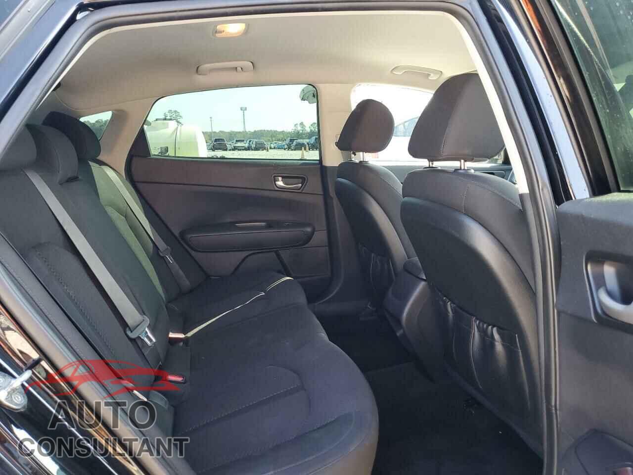KIA OPTIMA 2018 - 5XXGT4L33JG265157