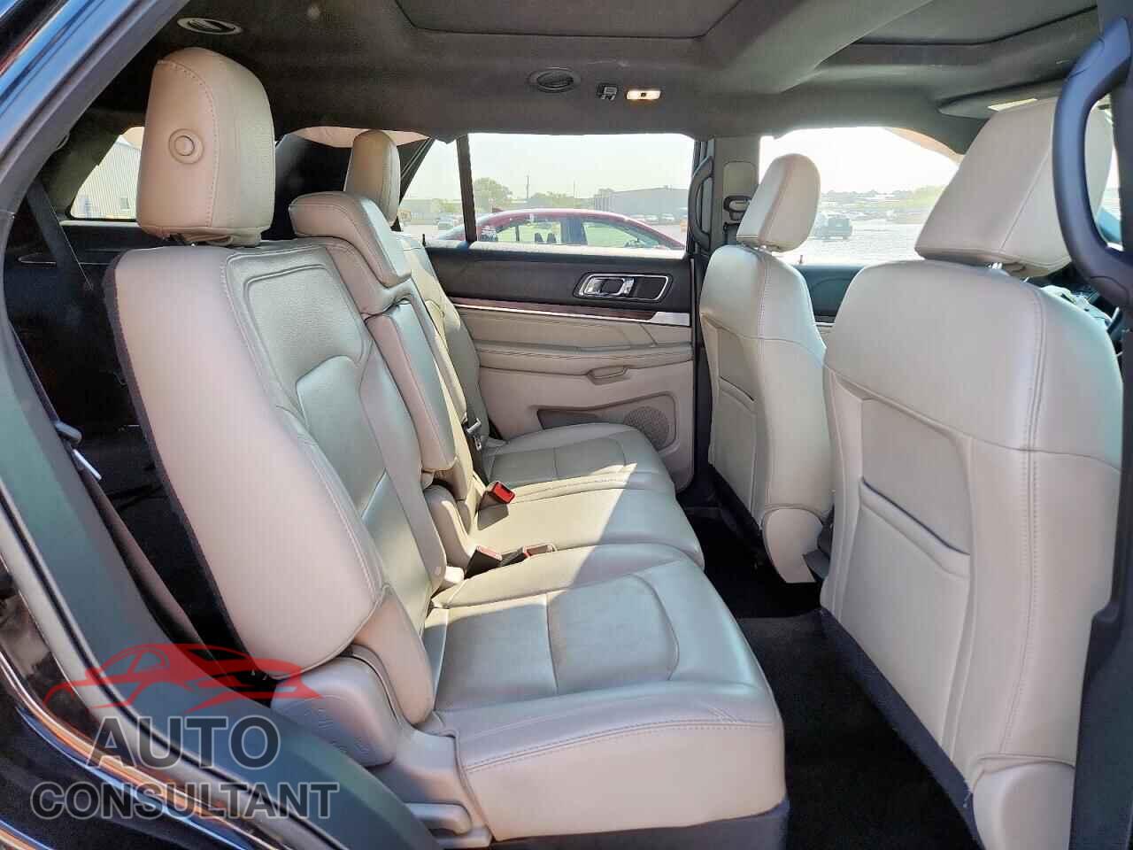 FORD EXPLORER 2018 - 1FM5K7F85JGB80523