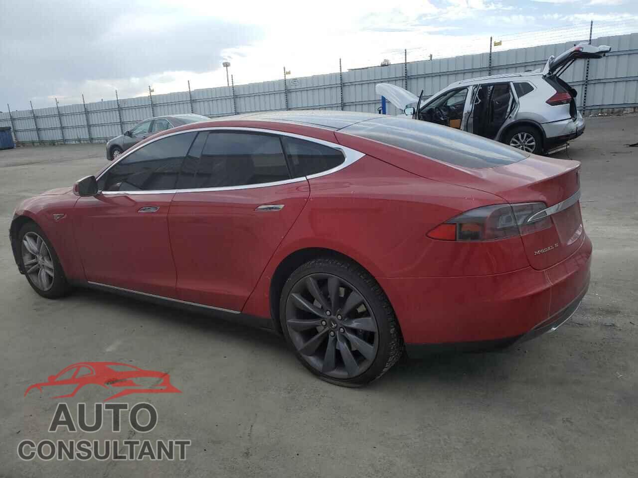 TESLA MODEL S 2015 - 5YJSA1H11FF080167