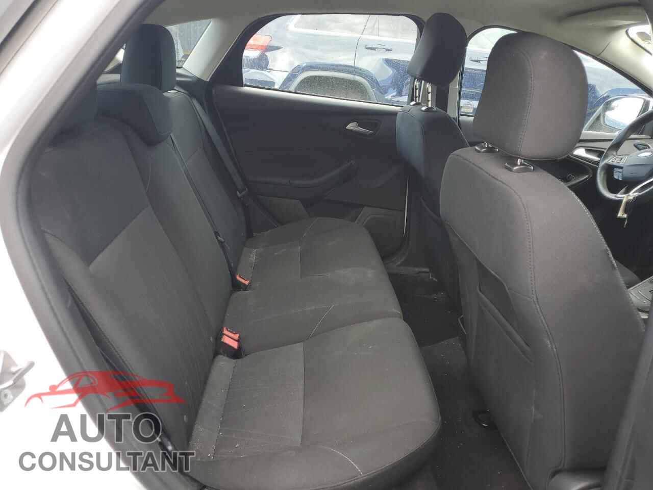 FORD FOCUS 2016 - 1FADP3K2XGL268422