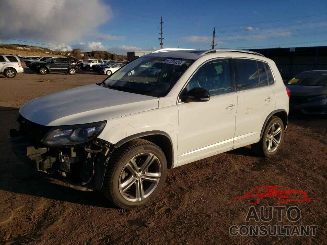 VOLKSWAGEN TIGUAN 2017 - WVGUV7AX2HK013724