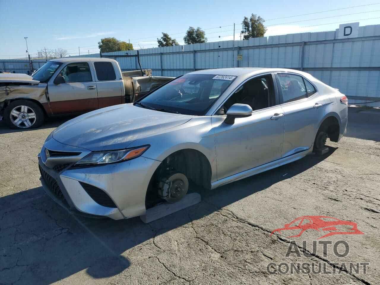 TOYOTA CAMRY 2018 - 4T1B11HKXJU614173