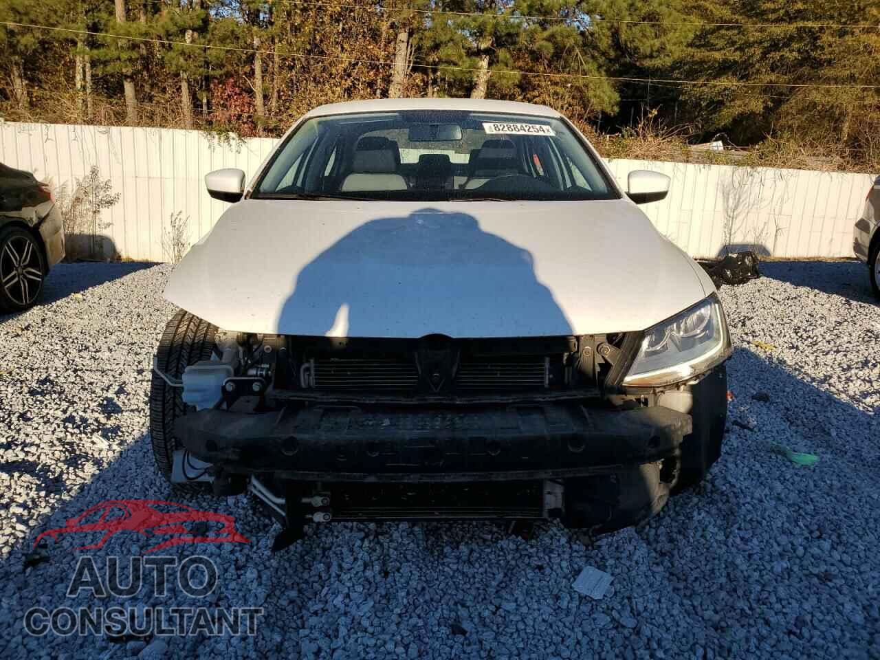 VOLKSWAGEN JETTA 2017 - 3VW2B7AJXHM261371