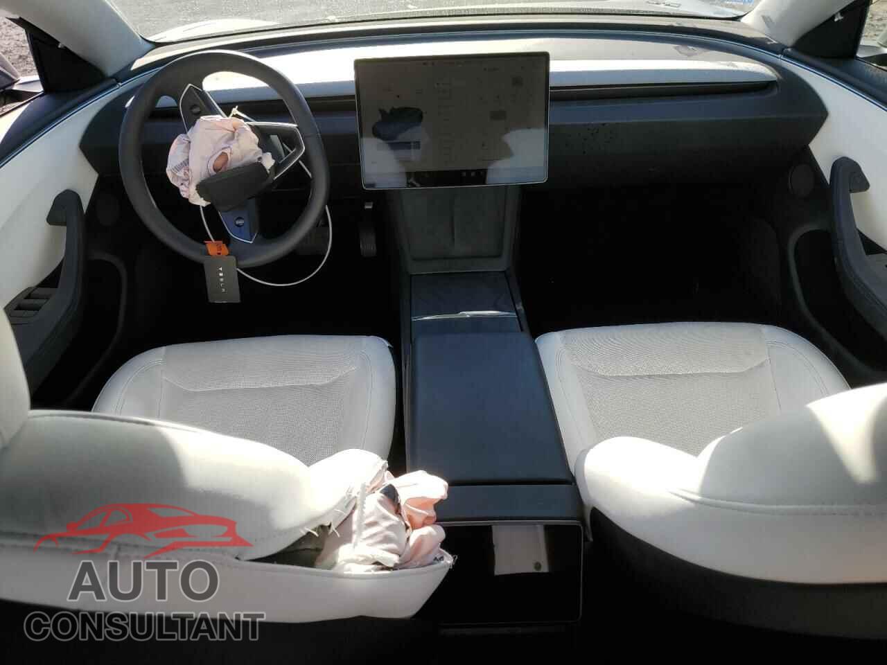 TESLA MODEL 3 2024 - 5YJ3E1EB2RF811005