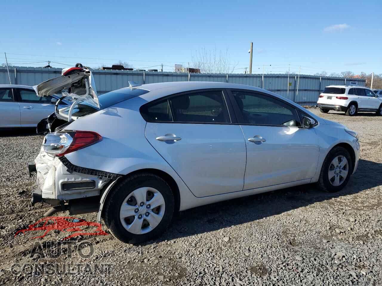 KIA FORTE 2017 - 3KPFK4A76HE028377