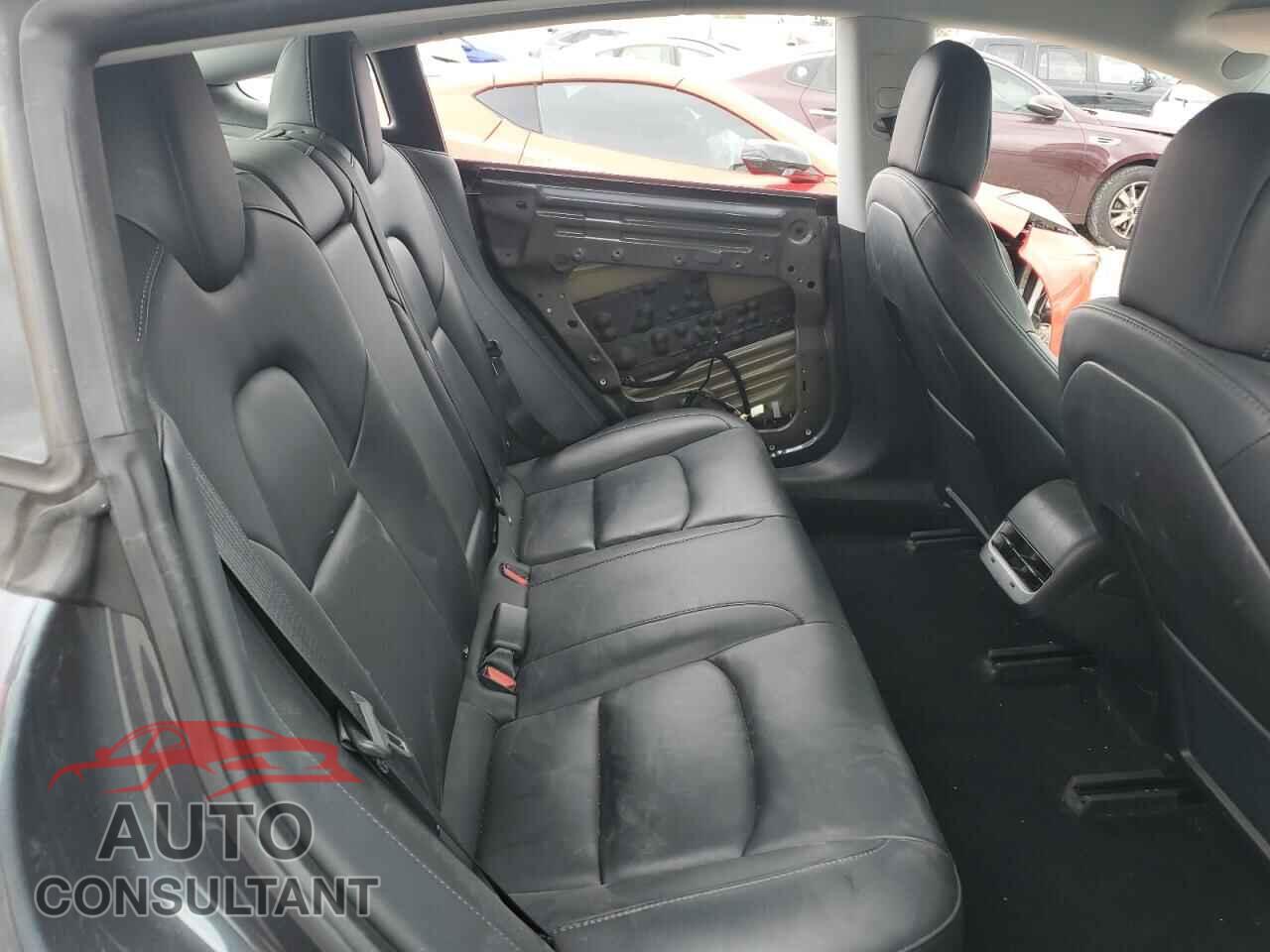 TESLA MODEL 3 2018 - 5YJ3E1EA3JF158437