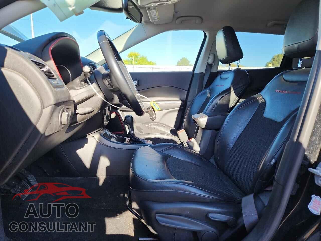 JEEP COMPASS 2018 - 3C4NJDDB7JT451677