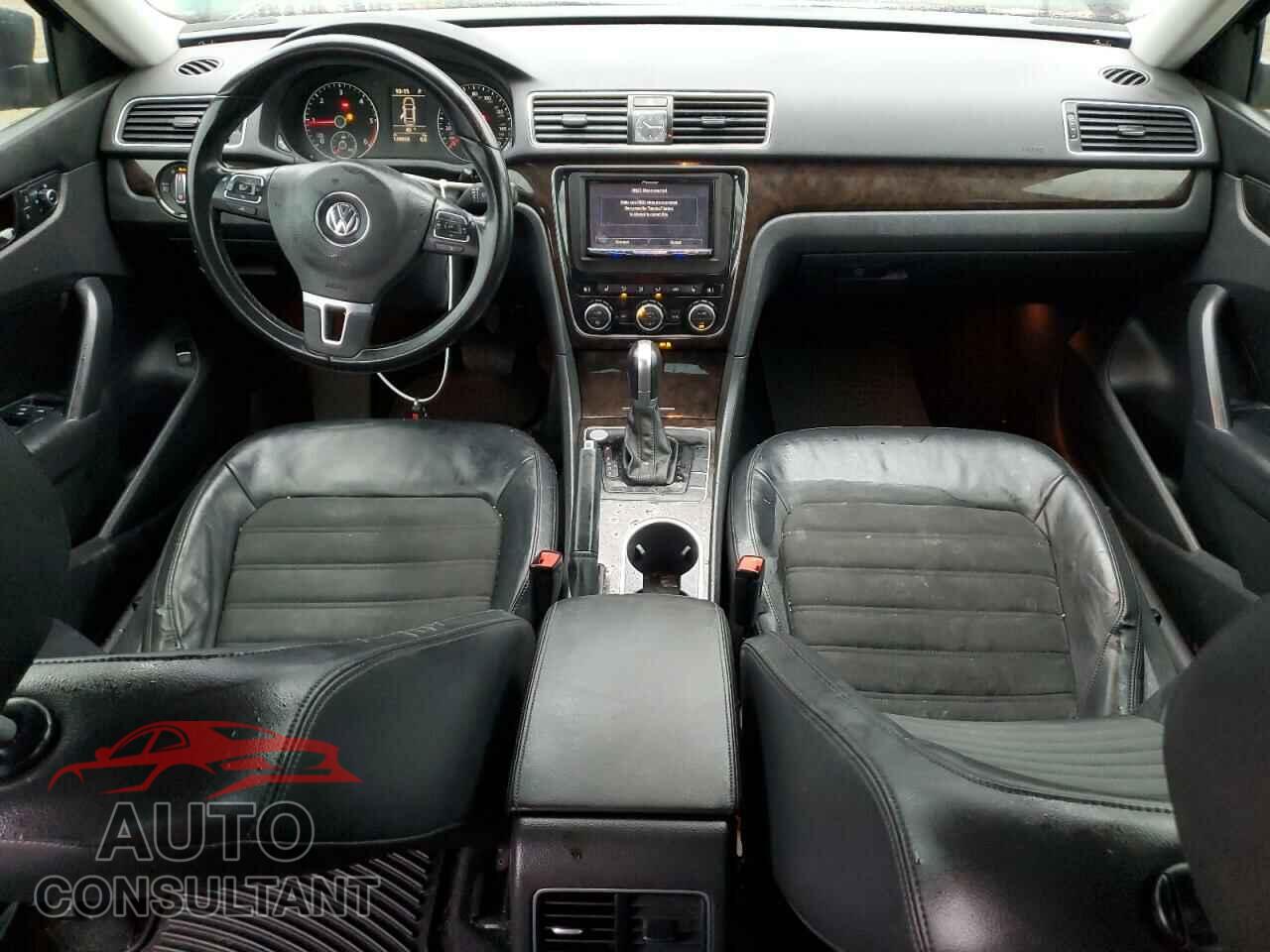 VOLKSWAGEN PASSAT 2015 - 1VWCV7A36FC008351