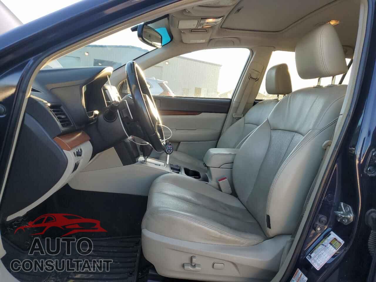 SUBARU OUTBACK 2014 - 4S4BRBLC4E3271029