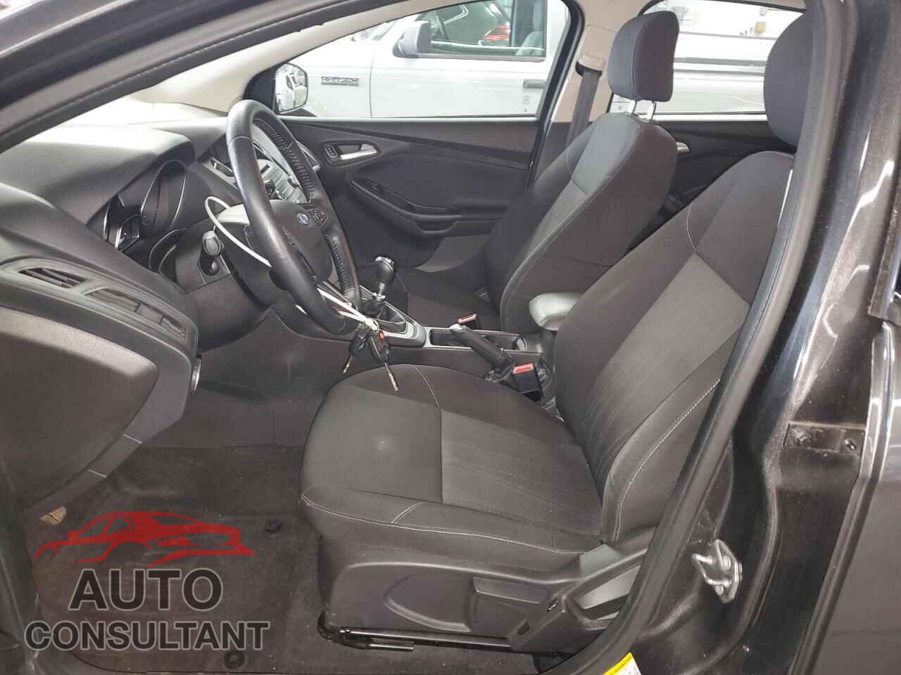 FORD FOCUS 2015 - 1FADP3FE8FL355142