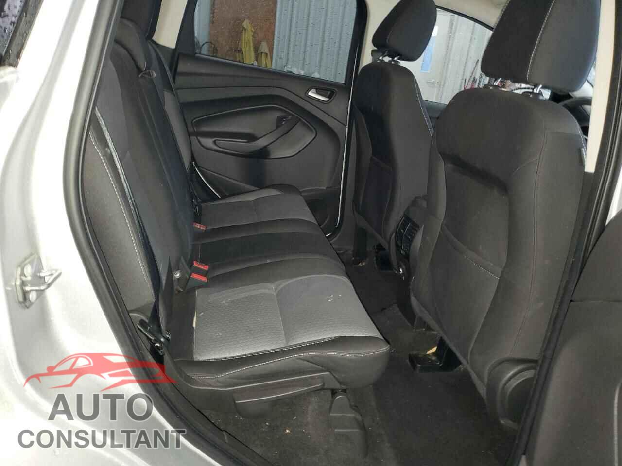 FORD ESCAPE 2017 - 1FMCU9GD9HUD07312