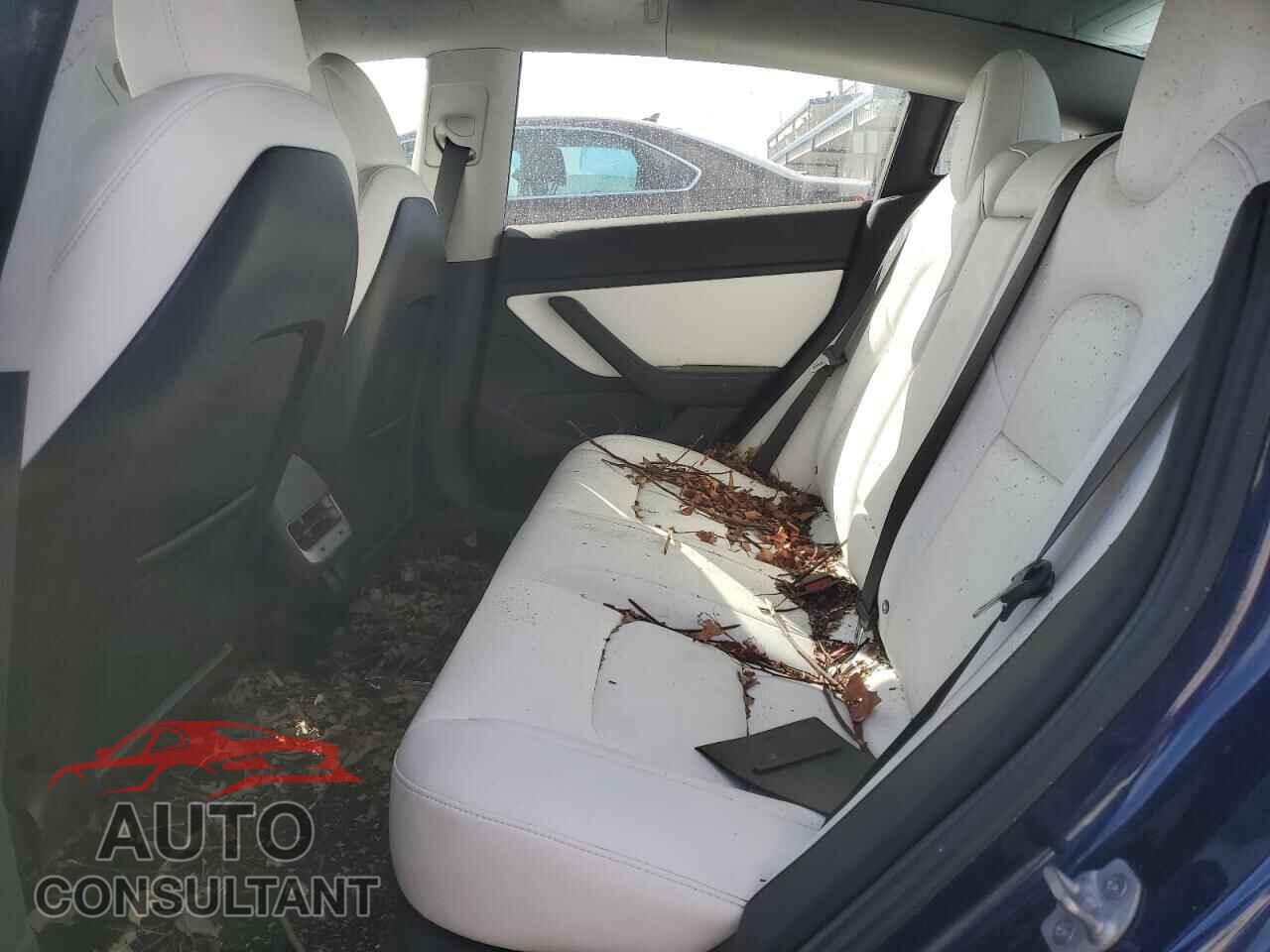 TESLA MODEL 3 2018 - 5YJ3E1EB4JF074247