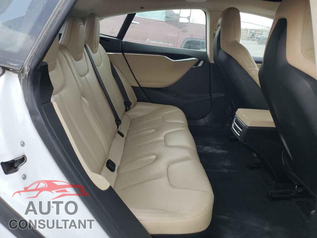 TESLA MODEL S 2015 - 5YJSA1E18FF115906