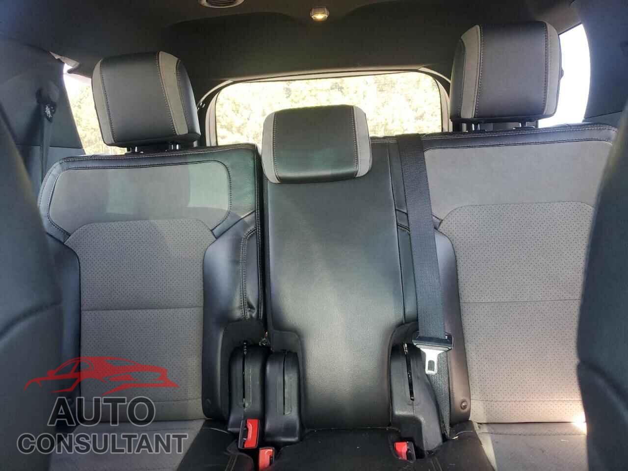 FORD EXPLORER 2017 - 1FM5K7D89HGA20156